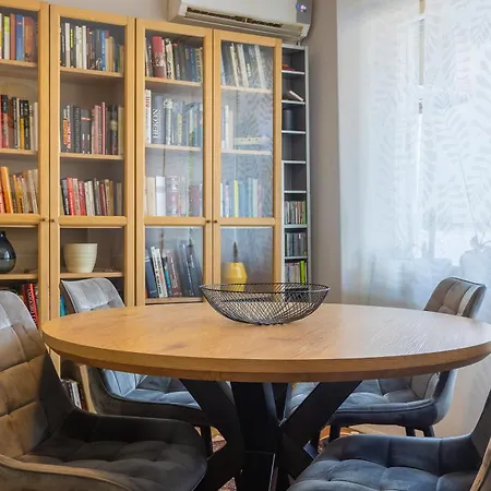 Manu Apartment