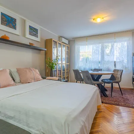 Manu Apartment